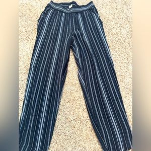 3/$13 bundle Jessica Simpson relaxed fit black, white, gray striped pants size S